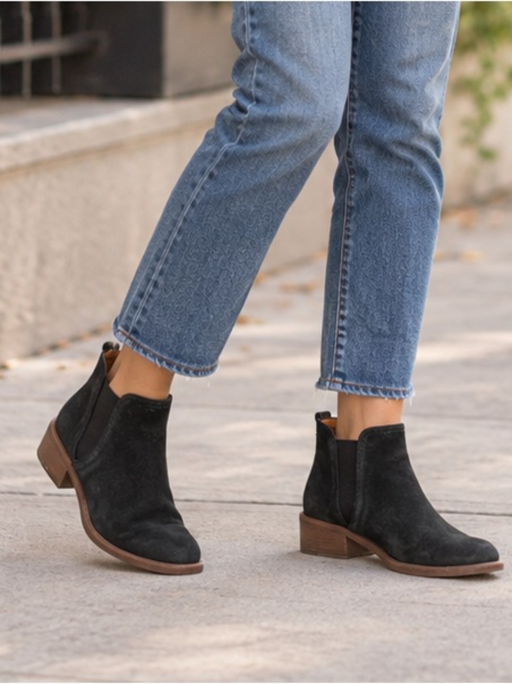 Lucky Brand Pogan Black Suede Chelsea Ankle Boots Western Boho Size 6